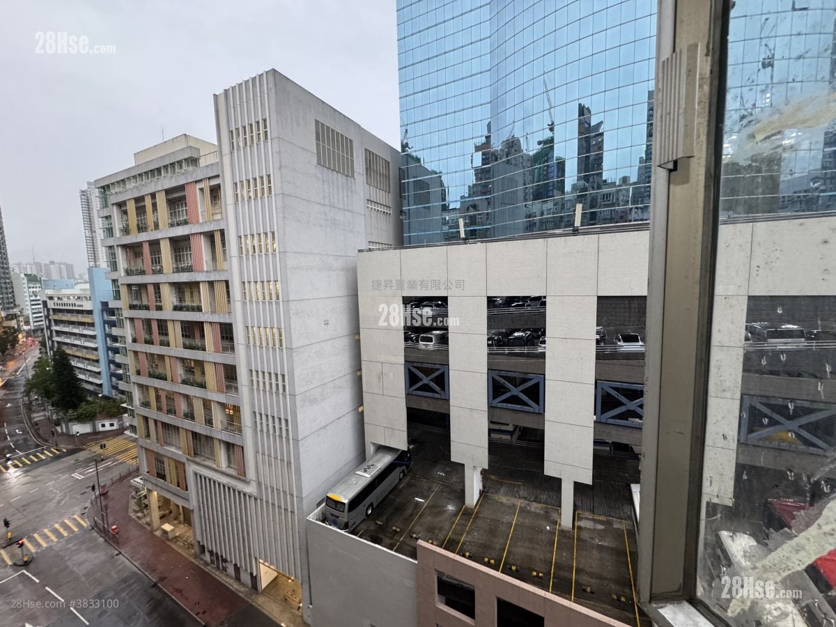 Sunshine Plaza Sell 3 Bedrooms , 2 Bathrooms 433 ft²