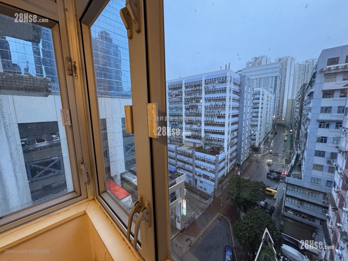 Sunshine Plaza Sell 3 Bedrooms , 2 Bathrooms 433 ft²