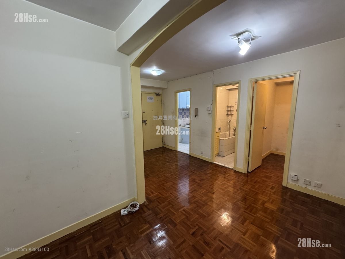 Sunshine Plaza Sell 3 Bedrooms , 2 Bathrooms 433 ft²