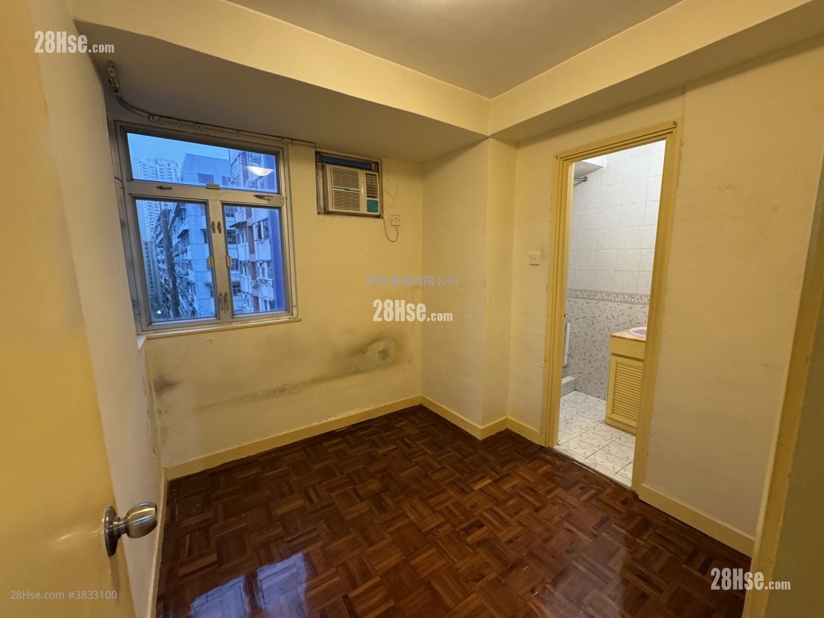Sunshine Plaza Sell 3 Bedrooms , 2 Bathrooms 433 ft²