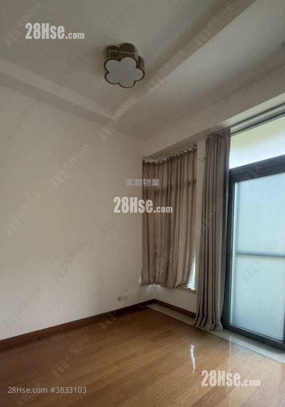 The Green Sell 3 Bedrooms , 4 Bathrooms 1,423 ft²