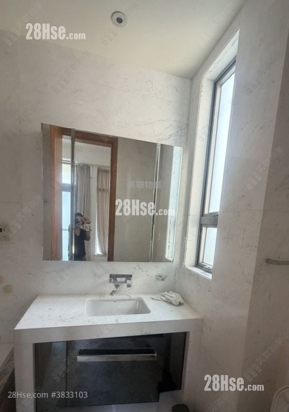 The Green Sell 3 Bedrooms , 4 Bathrooms 1,423 ft²