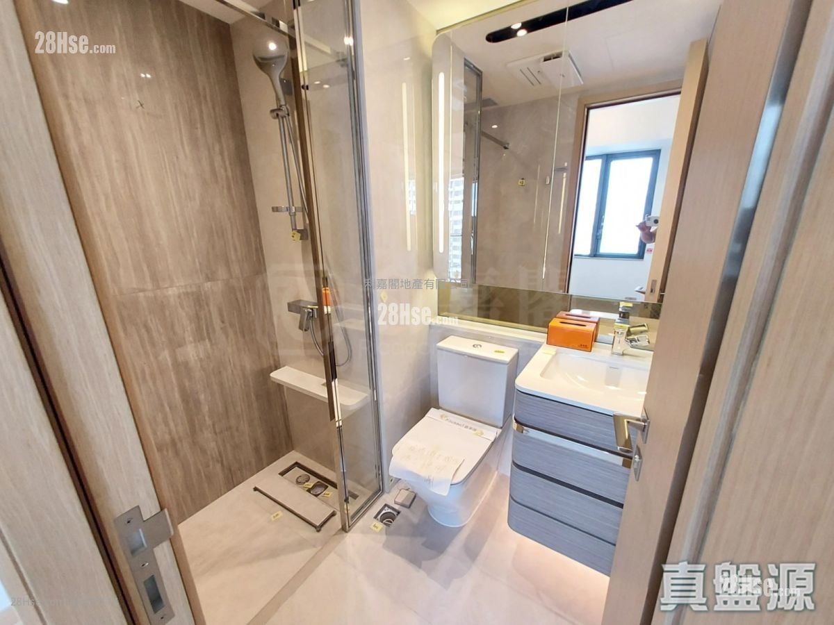 K. Summit Sell 1 Bedroom , 1 Bathroom 293 ft²