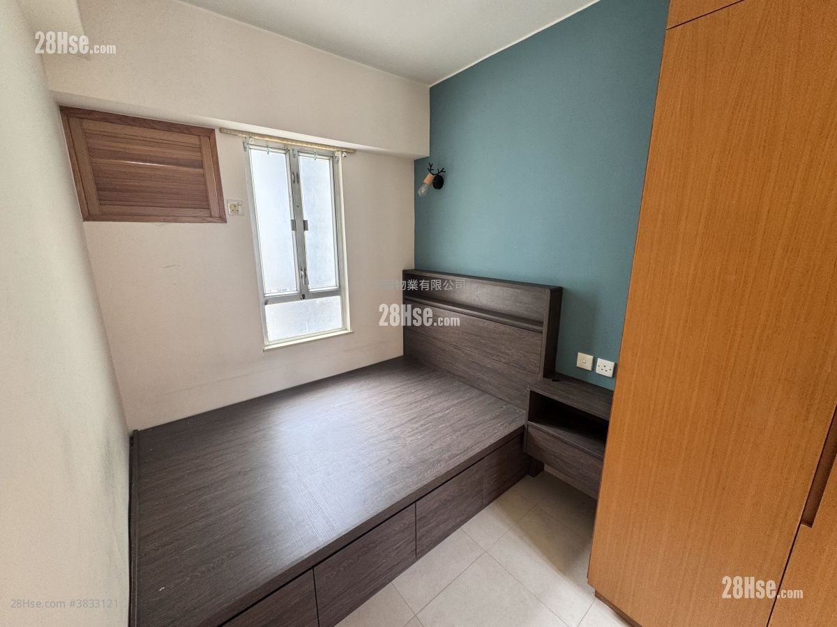 Honour Court Sell 2 Bedrooms , 1 Bathroom 318 ft²