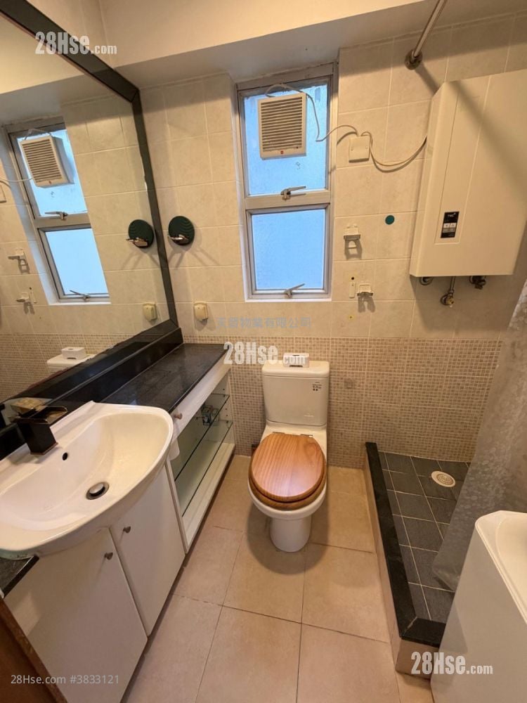 Honour Court Sell 2 Bedrooms , 1 Bathroom 318 ft²