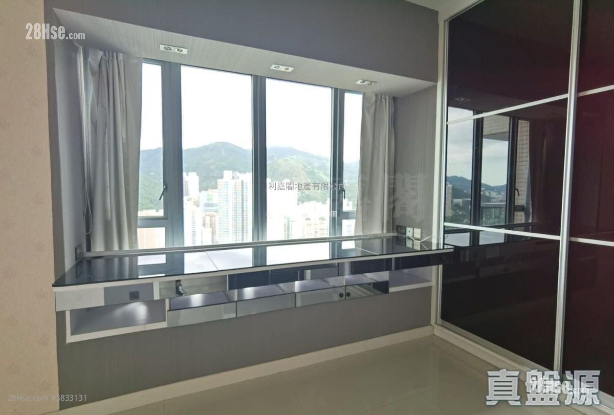 The Palazzo Sell 2 Bedrooms , 2 Bathrooms 920 ft²