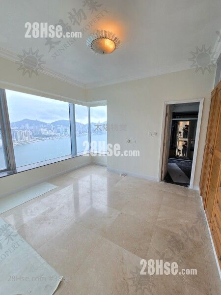 Harbourfront Landmark Sell 4 Bedrooms 1,963 ft²