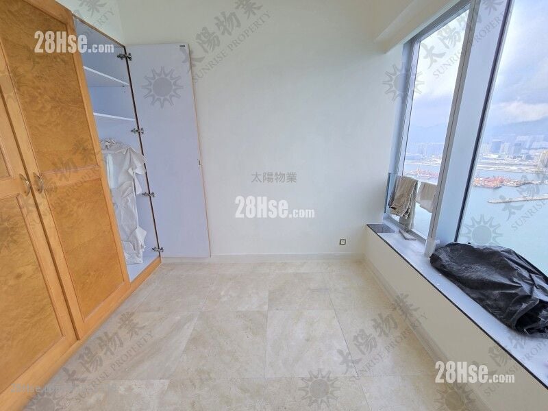 Harbourfront Landmark Sell 4 Bedrooms 1,963 ft²