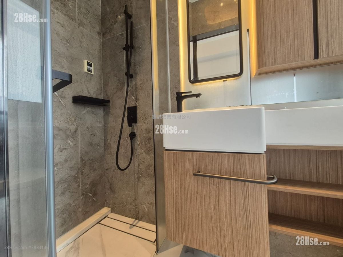 The Vantage Rental Studio , 1 Bathroom 196 ft²