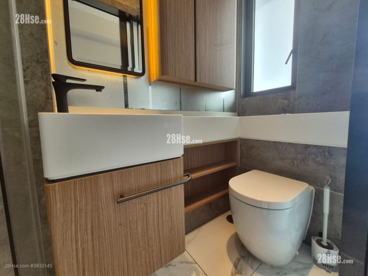 The Vantage Rental Studio , 1 Bathroom 196 ft²