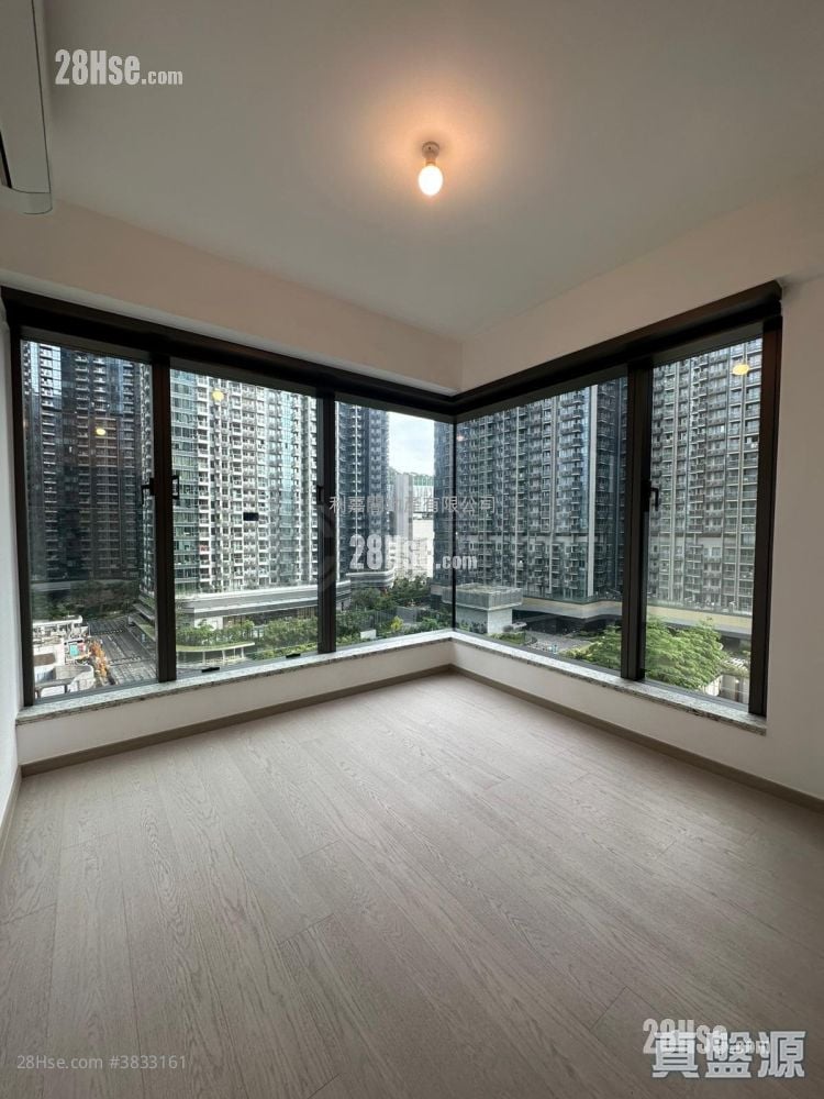 The Southside Sell 3 Bedrooms 746 ft²