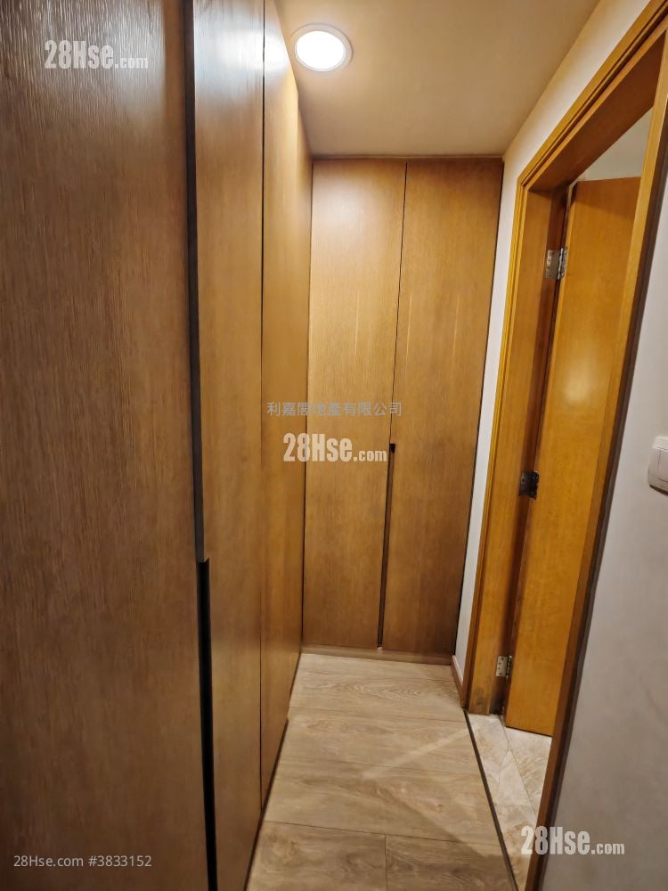 Grand Austin Sell 4 Bedrooms , 2 Bathrooms 1,196 ft²