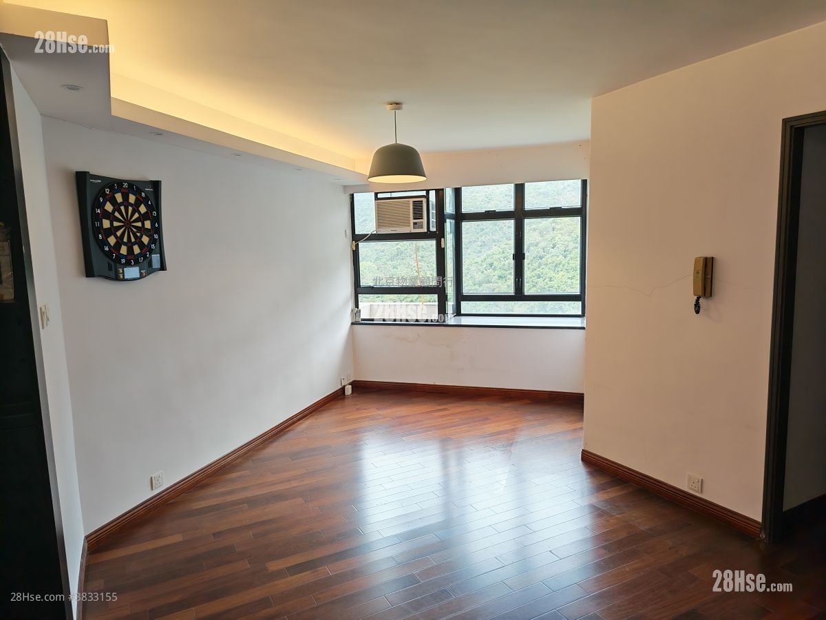 Kornhill Sell 3 Bedrooms , 2 Bathrooms 668 ft²