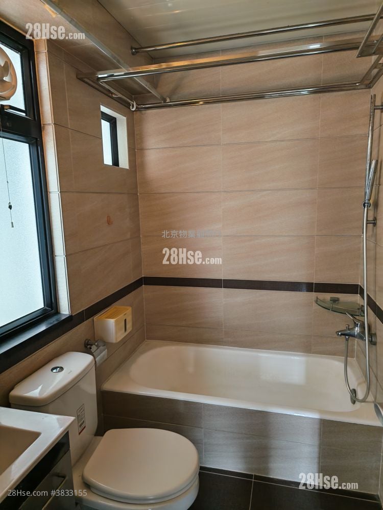 Kornhill Sell 3 Bedrooms , 2 Bathrooms 668 ft²