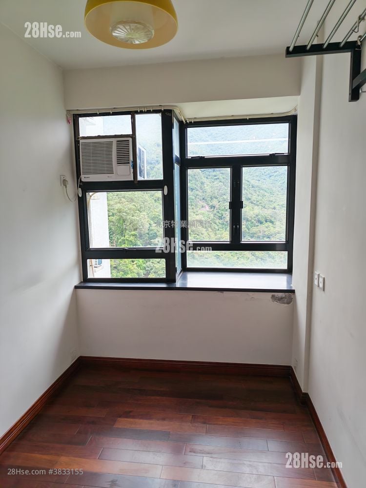 Kornhill Sell 3 Bedrooms , 2 Bathrooms 668 ft²