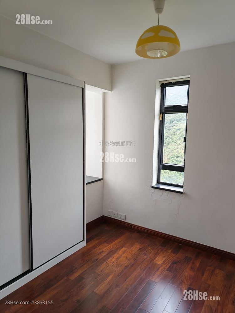 Kornhill Sell 3 Bedrooms , 2 Bathrooms 668 ft²