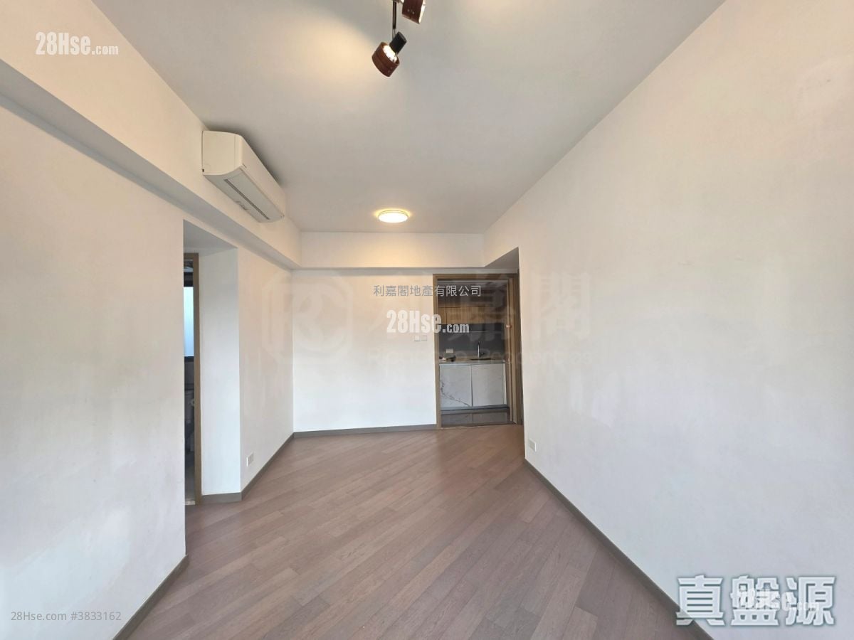 Upper River Bank Sell 3 Bedrooms , 2 Bathrooms 760 ft²