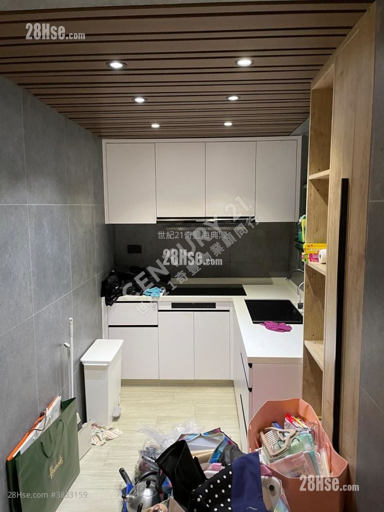 Vista Paradiso Sell 3 Bedrooms , 2 Bathrooms 788 ft²