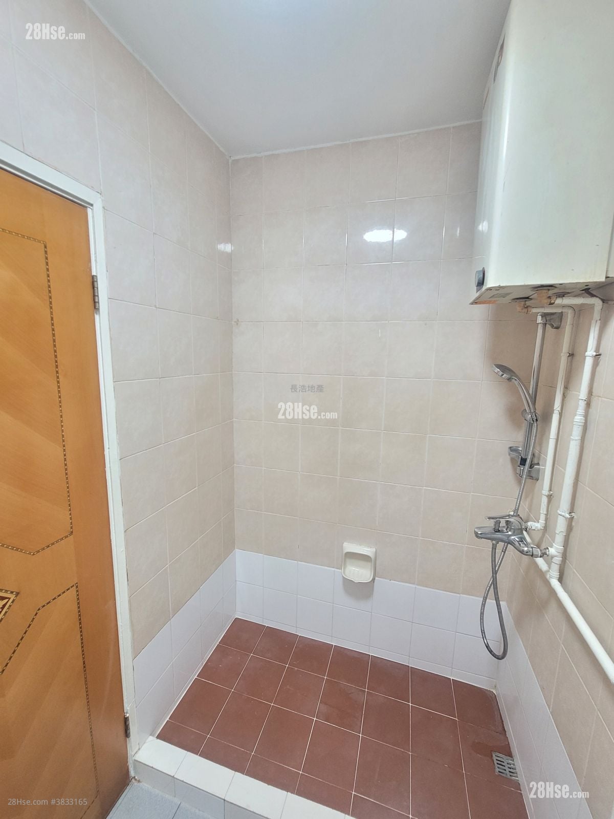 Village Rental 3 Bedrooms , 1 Bathroom 780 ft²