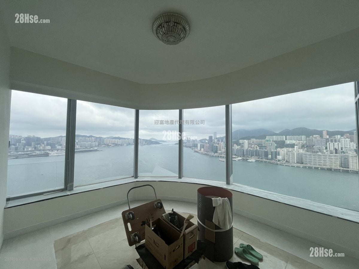 Harbourfront Landmark Sell 4 Bedrooms , 3 Bathrooms 1,963 ft²