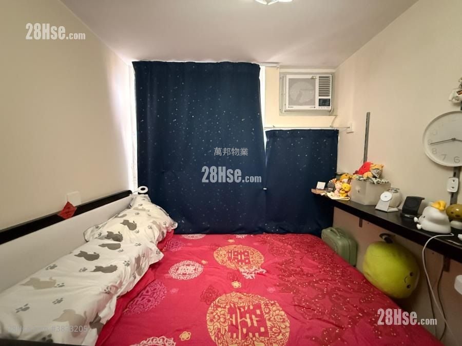 Chung Nga Court Sell 443 ft²
