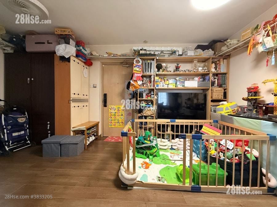 Chung Nga Court Sell 443 ft²