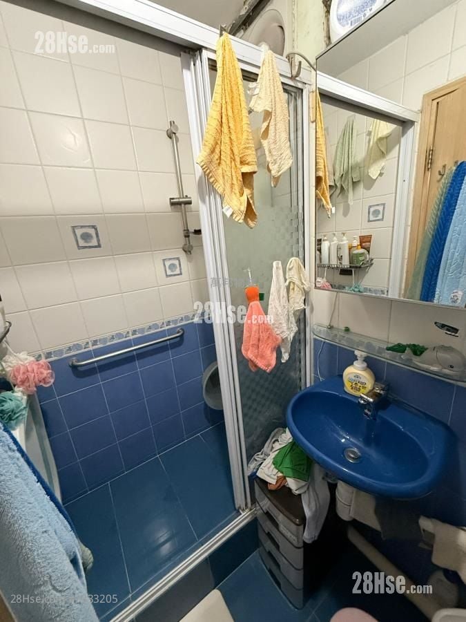 Chung Nga Court Sell 443 ft²