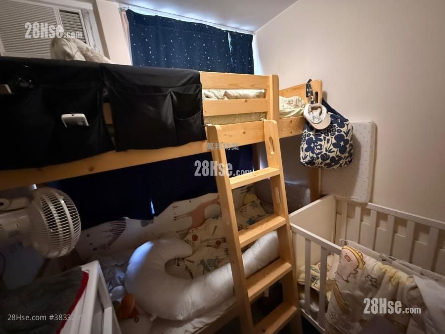 Chung Nga Court Sell 443 ft²