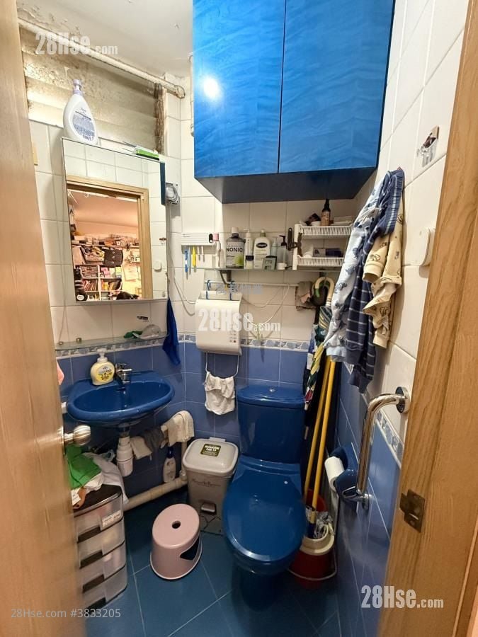 Chung Nga Court Sell 443 ft²