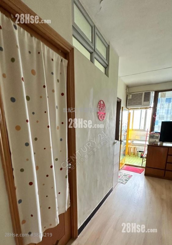 Cheung Wah Estate Sell 2 Bedrooms , 1 Bathroom 423 ft²