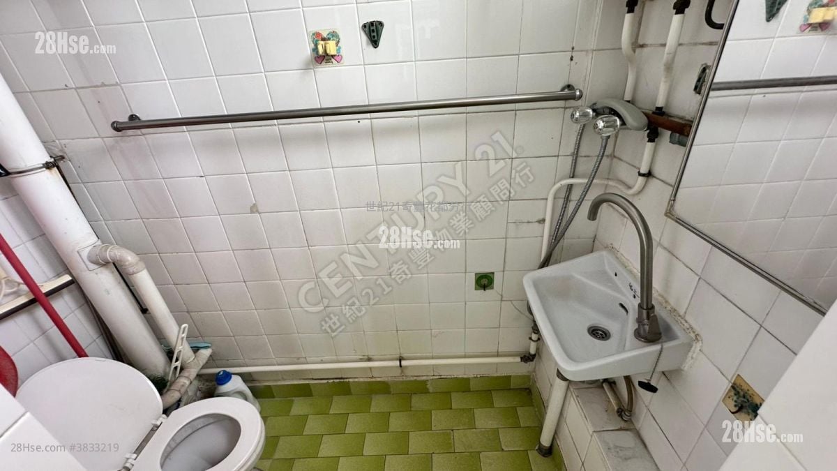 Cheung Wah Estate Sell 2 Bedrooms , 1 Bathroom 423 ft²