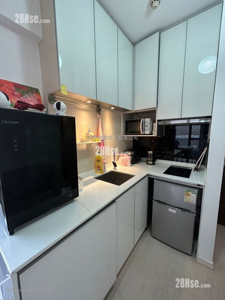 Jade Suites Rental 230 ft²