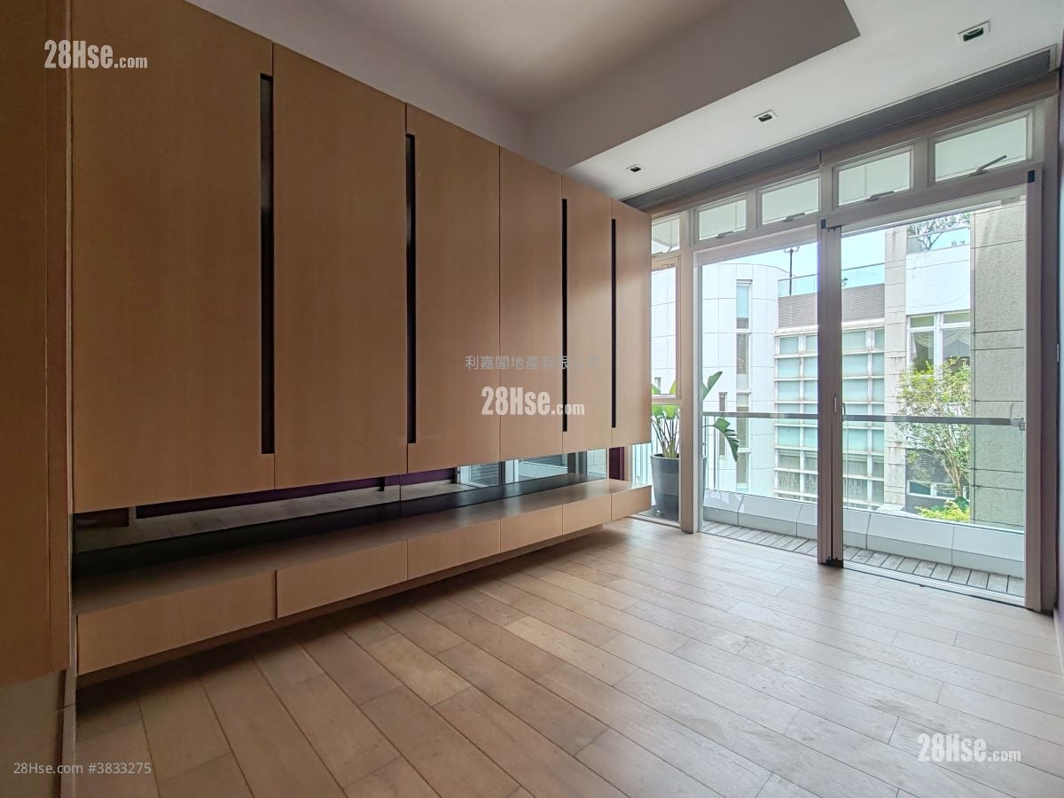 The Great Hill Sell 3 Bedrooms , 2 Bathrooms 3,197 ft²