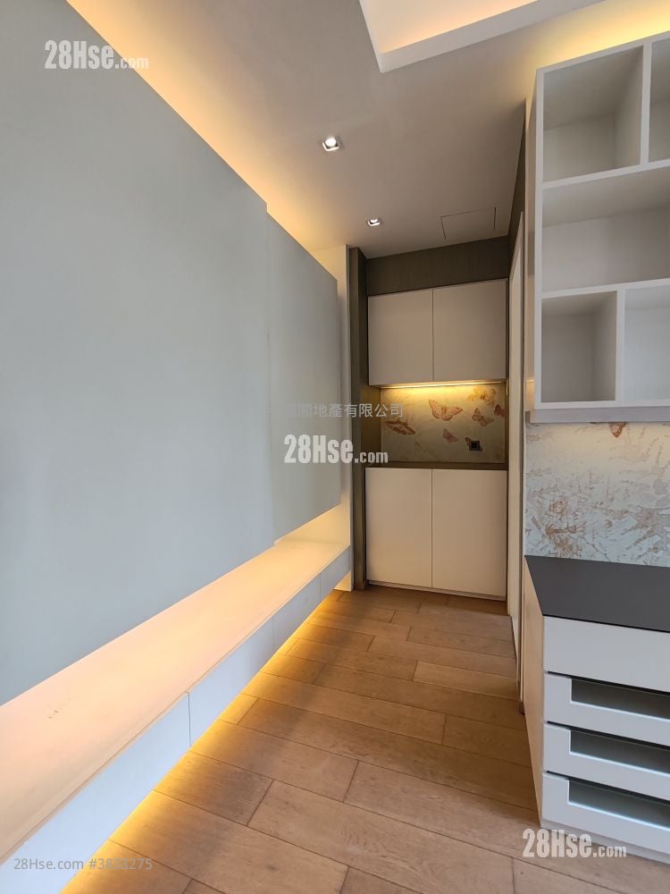 The Great Hill Sell 3 Bedrooms , 2 Bathrooms 3,197 ft²