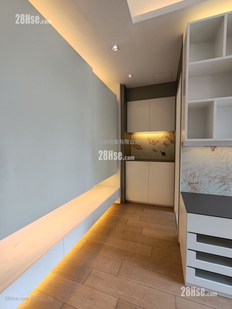 The Great Hill Sell 3 Bedrooms , 2 Bathrooms 3,197 ft²