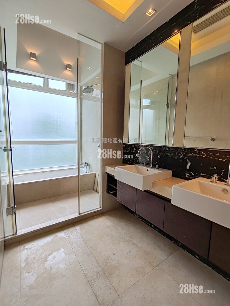 The Great Hill Sell 3 Bedrooms , 2 Bathrooms 3,197 ft²