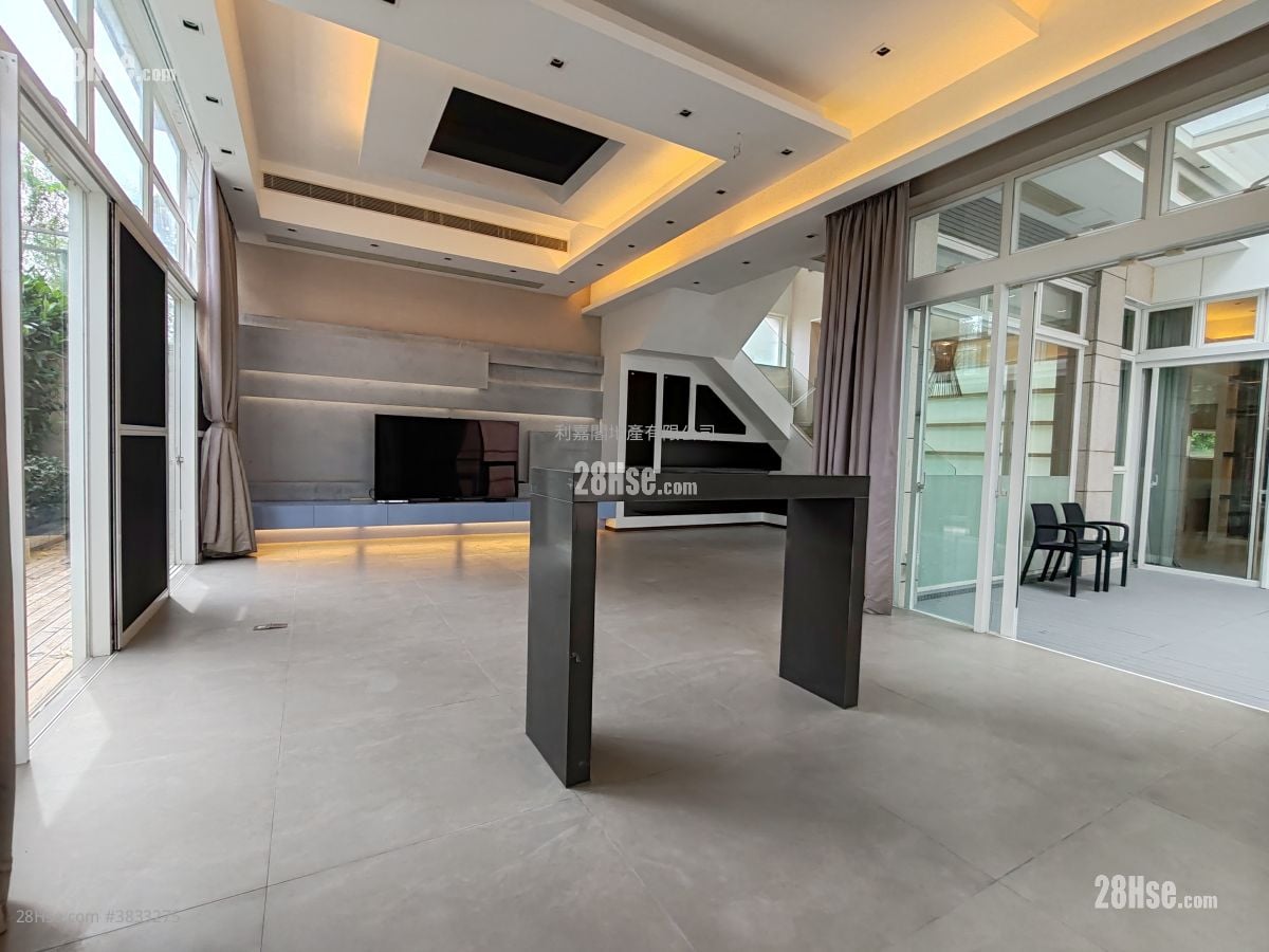 The Great Hill Sell 3 Bedrooms , 2 Bathrooms 3,197 ft²