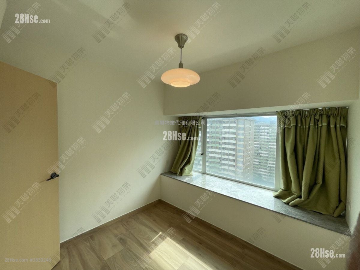 Greenfield Court Sell 3 Bedrooms , 2 Bathrooms 633 ft²