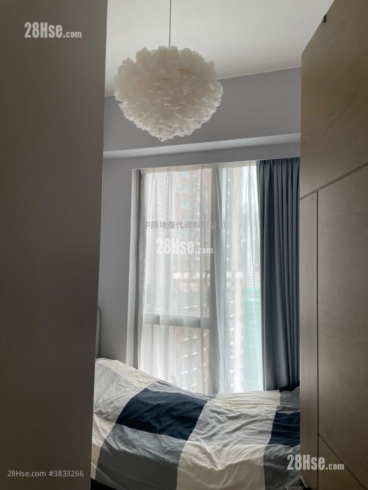 Grand Central Sell 2 Bedrooms , 1 Bathroom 597 ft²