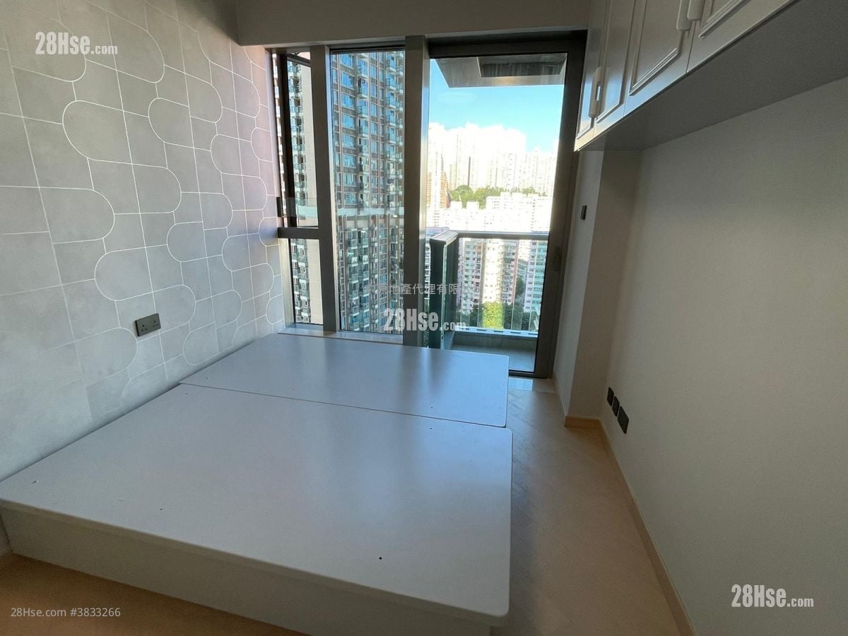 Grand Central Sell 2 Bedrooms , 1 Bathroom 597 ft²