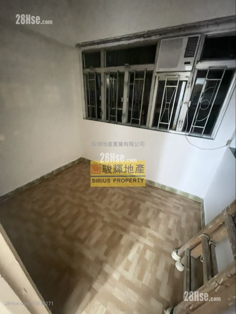 長輝大廈 租盤 210 平方呎