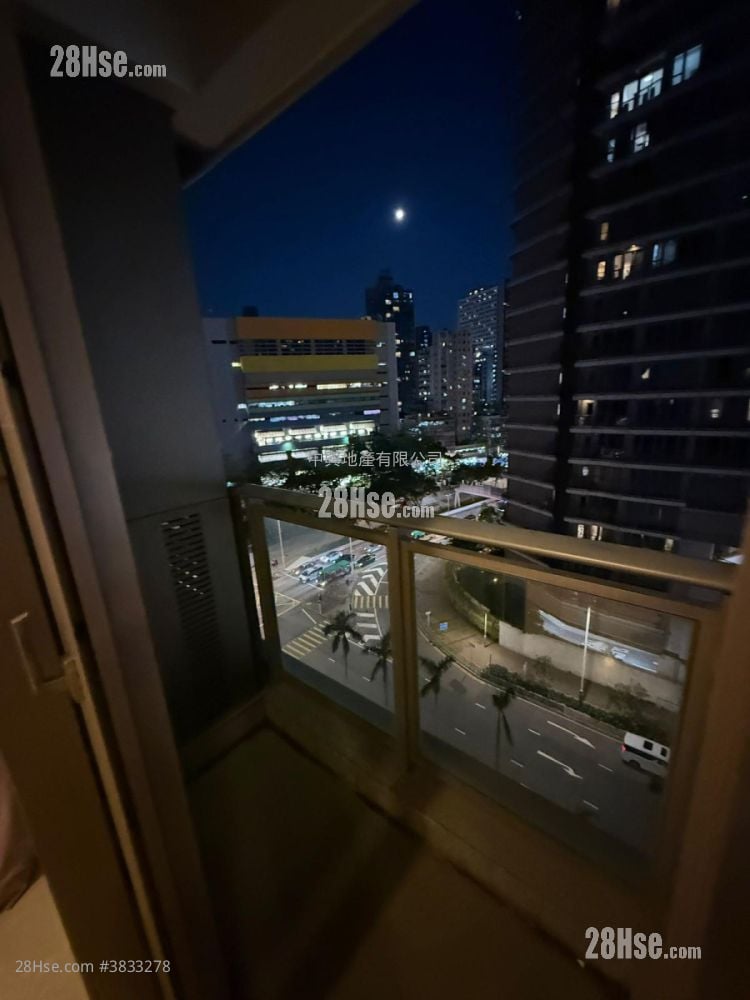 The Austin Sell Studio , 1 Bathroom 378 ft²