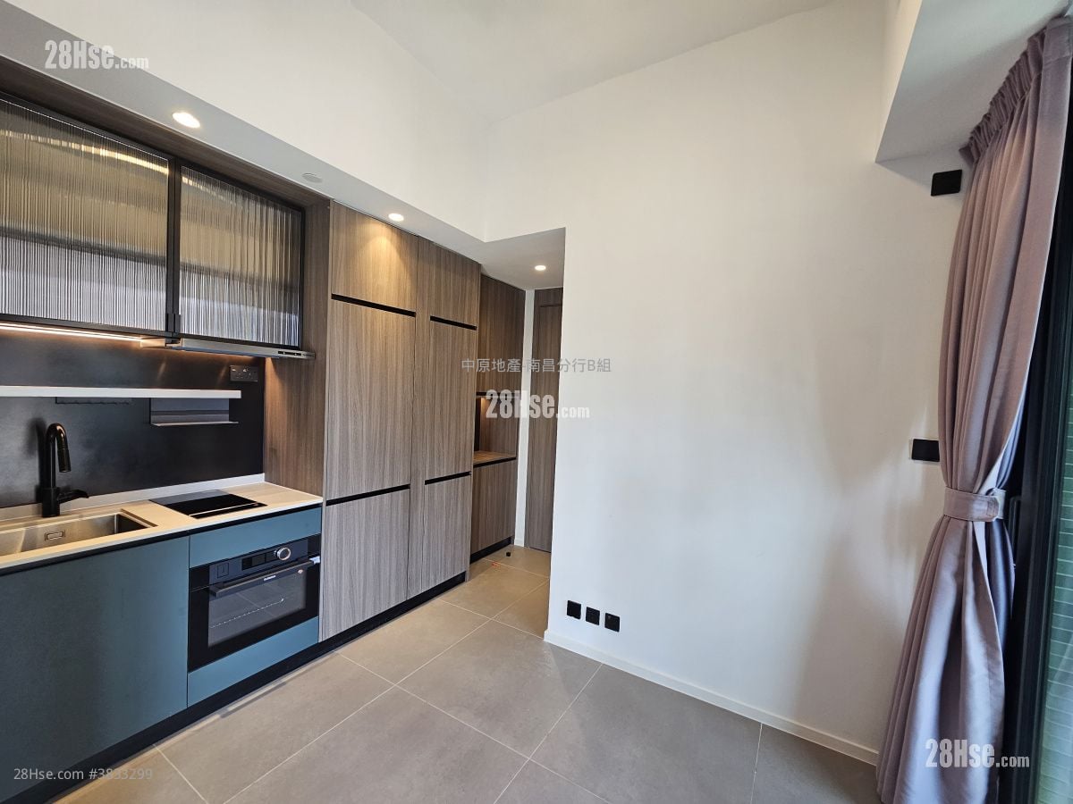 Larchwood Rental 1 Bedroom , 1 Bathroom 267 ft²