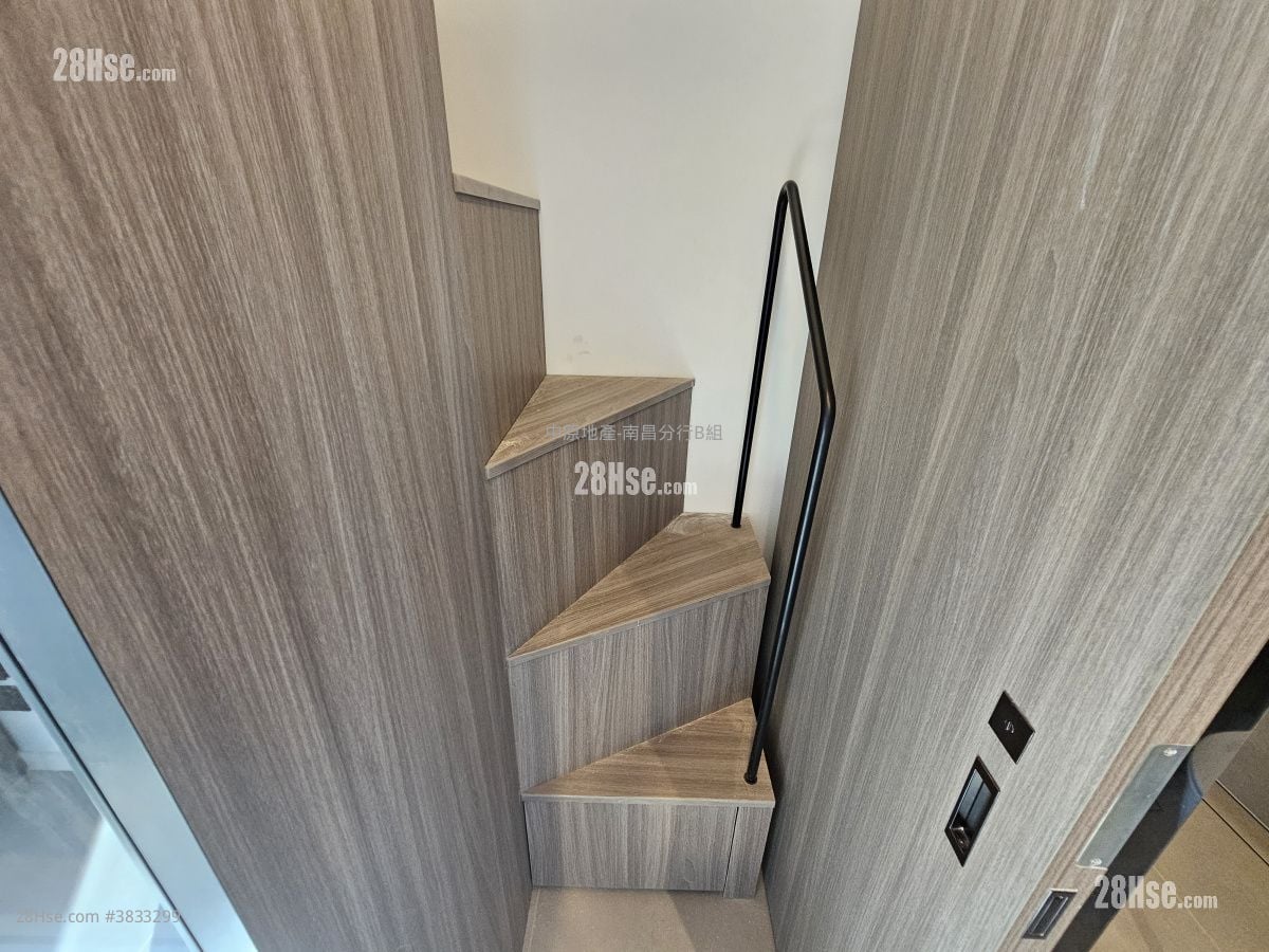 Larchwood Rental 1 Bedroom , 1 Bathroom 267 ft²