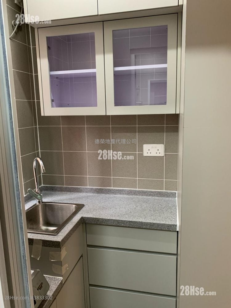 Wah Bo Building Rental Studio , 1 Bathroom 202 ft²