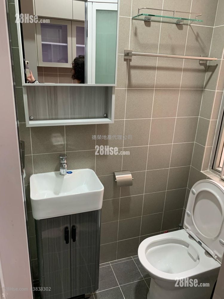 Wah Bo Building Rental Studio , 1 Bathroom 202 ft²