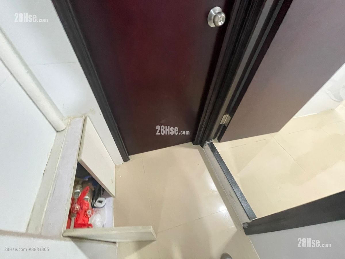 Wing Wo House Rental 150 ft²