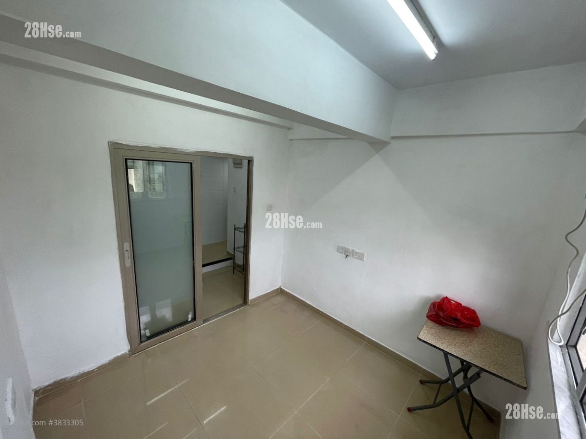 Wing Wo House Rental 150 ft²