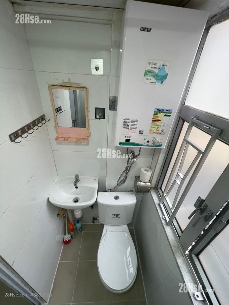 Wing Wo House Rental 150 ft²