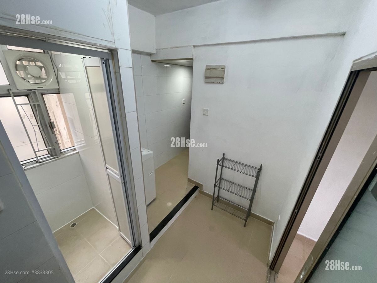 Wing Wo House Rental 150 ft²